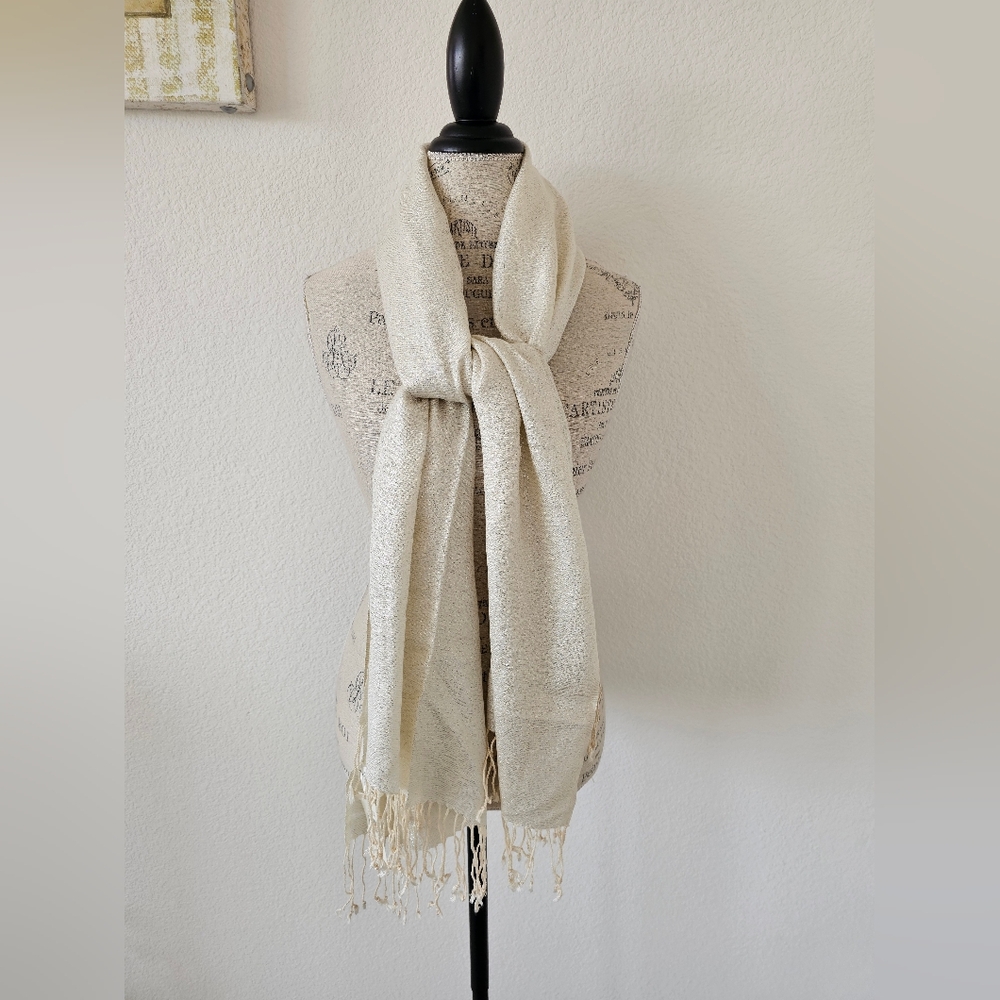 NWT Collection Eighteen Ivory & Gold Metallic Evening Wrap | Shimmer Pashmina